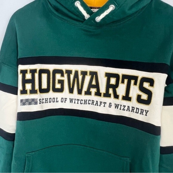 H&M Harry Potter Hogwarts Hoodie - Picture 13 of 15